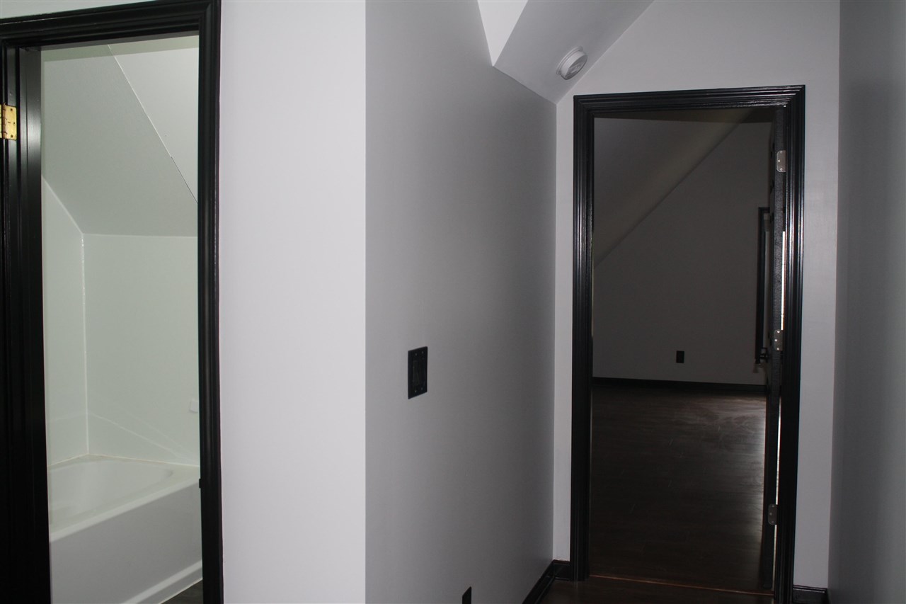 2114 Pierce Street Flint, MI 48503 - Photo 38 of 41
