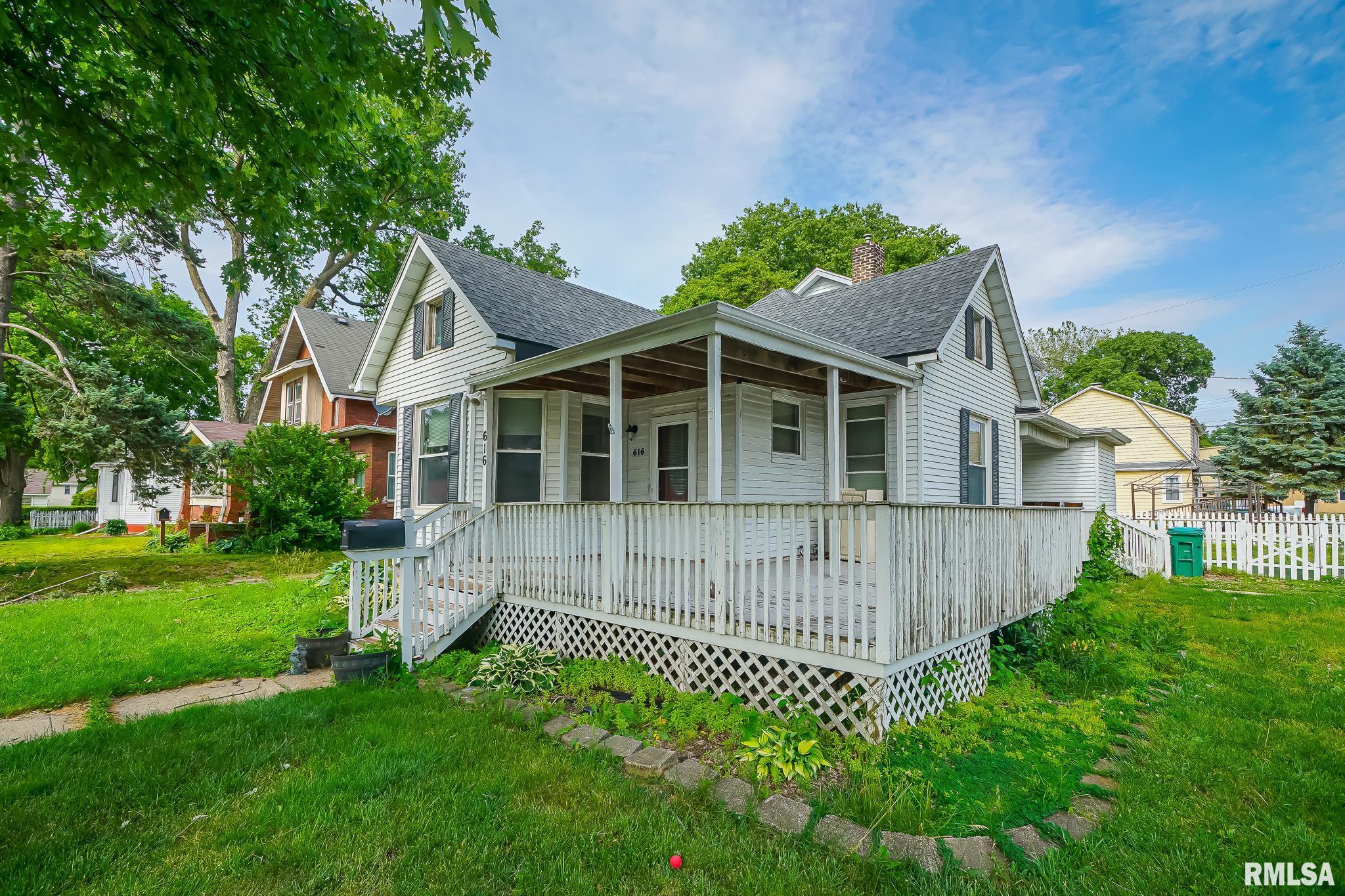 616 Summer Street Pekin, IL 61554 - Photo 4 of 38