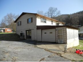222 Dogwood Acres Road Hampton, TN 37658 - Photo 4 of 17 Photo 4