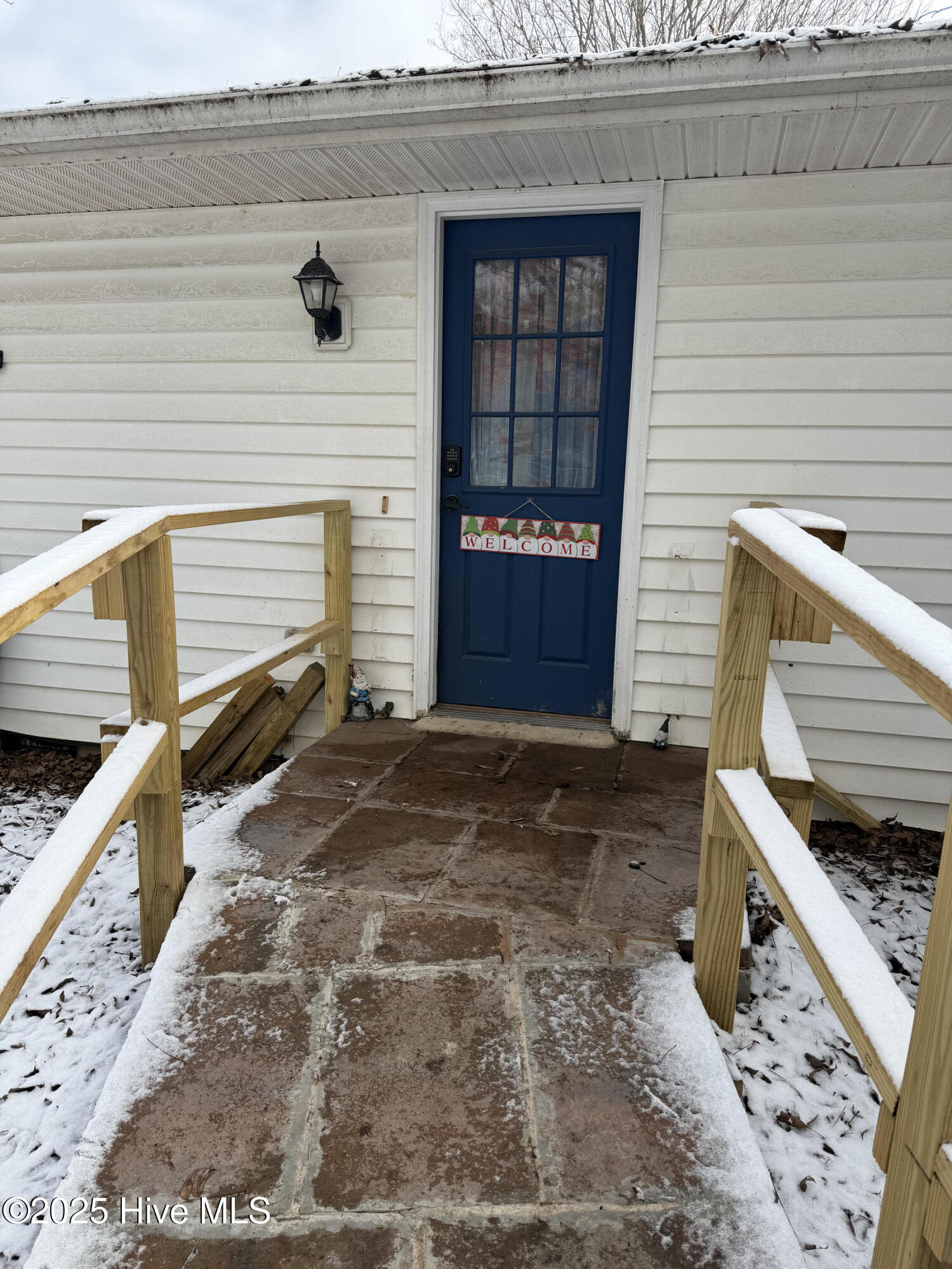 865 Pine Ridge Road Zebulon, NC 27597 - Photo 15 of 25 This is the private entrance into the salon.