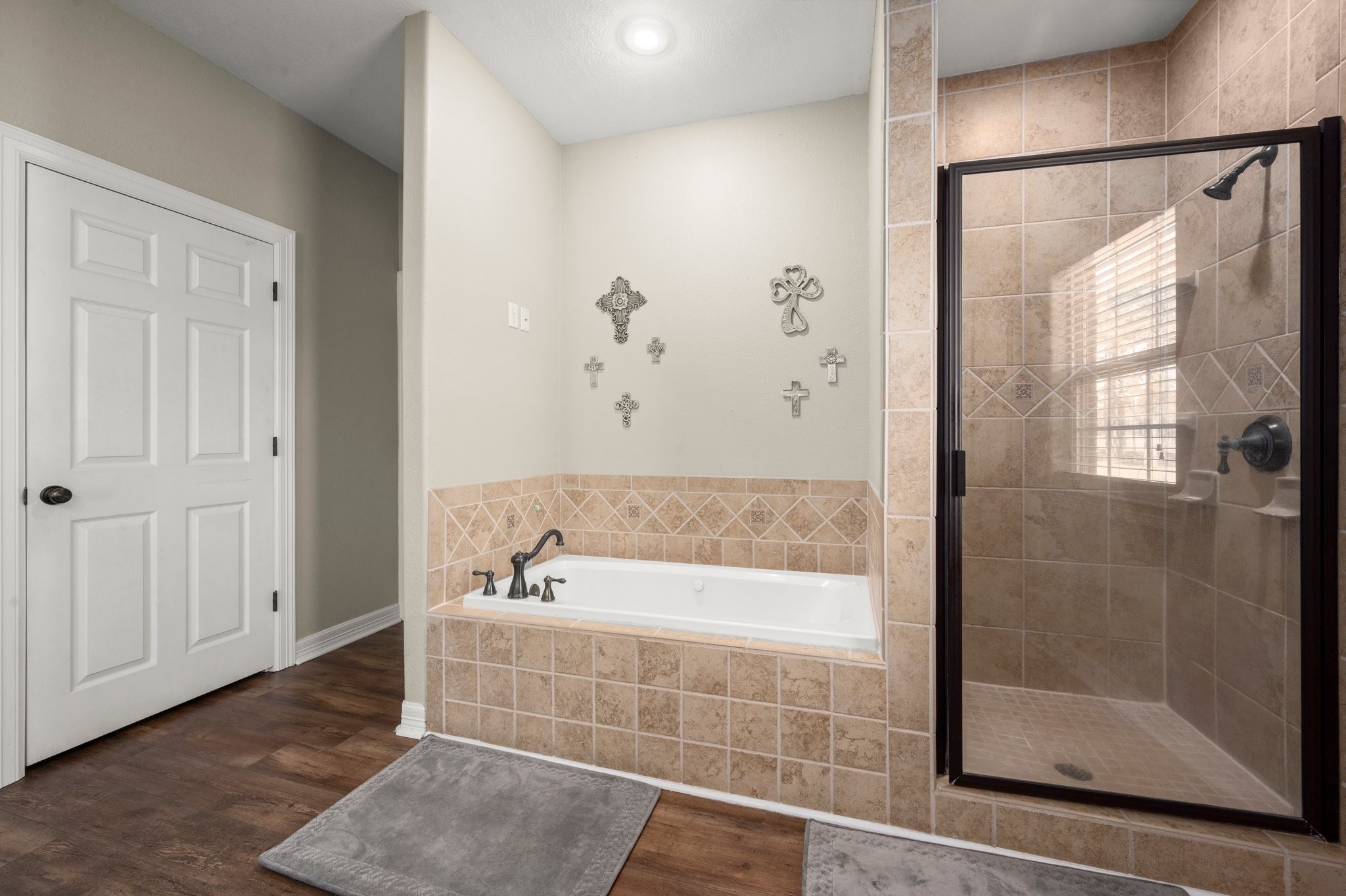 825 Walding Road Livingston, TX 77351 - Photo 37 of 50 a bathroom with a bathtub and a shower