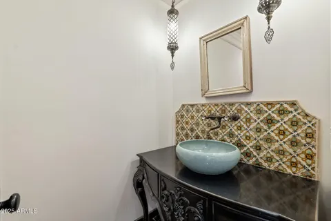 $2,850,000 | 135 East Maryland Avenue, Phoenix, AZ 85012