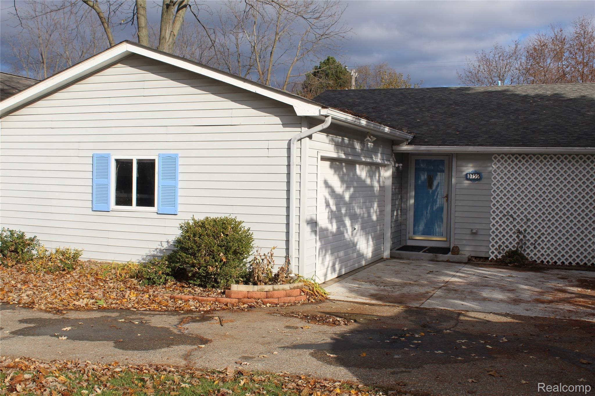 3759 Dearborn Avenue Rochester, MI 48309 - Photo 3 of 33 Dearborn Front and garage.JPG