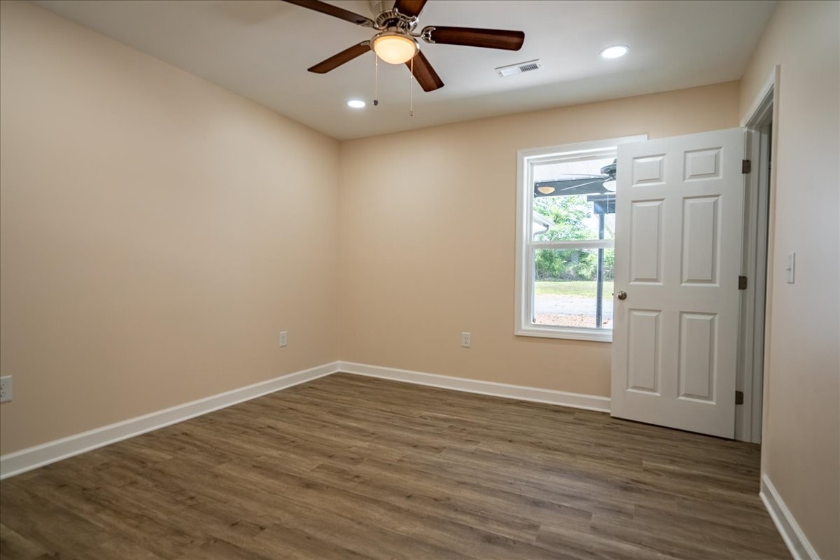 654 West Main Street Hohenwald, TN 38462 - Photo 3 of 34