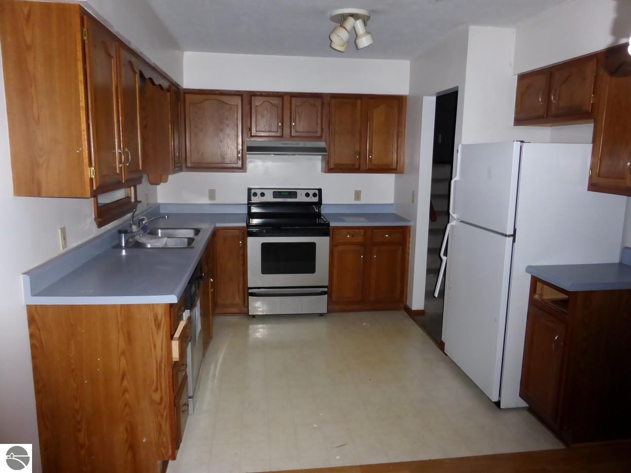 10037 East Fort Road Suttons Bay, MI 49682 - Photo 7 of 40 1793911-6.JPG