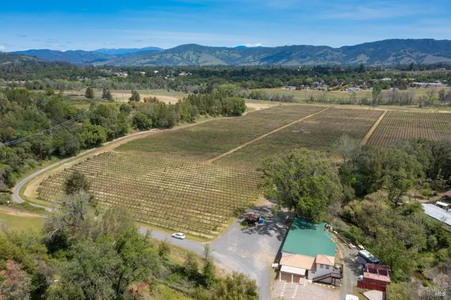 $2,200,000 | 1106 Bel Arbres Drive, Redwood Valley, CA 95470