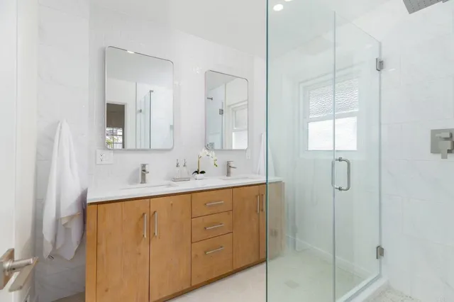 $1,549,000 | 1674 Evergreen Street, San Diego, CA 92106