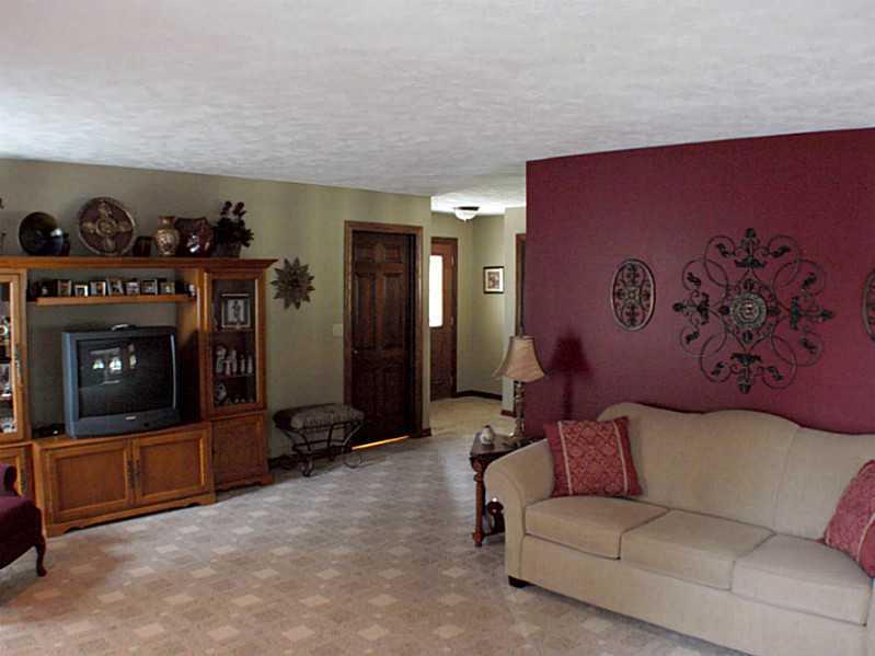 2128 Heather Road Anderson, IN 46012 - Photo 11 of 21 Gallery Image 11