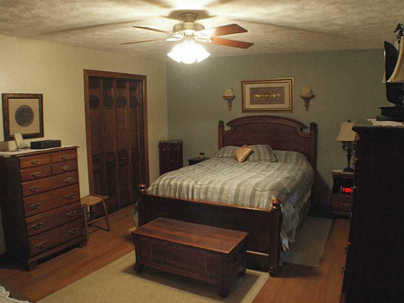 2128 Heather Road Anderson, IN 46012 - Photo 13 of 21 Gallery Image 13