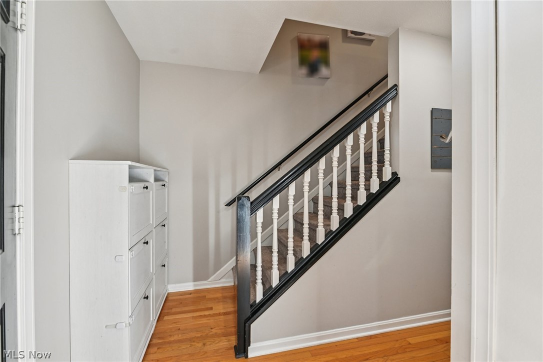 520 Gibbs Road Akron, OH 44312 - Photo 17 of 45 ENTRY TO STAIRS LEADING TO UPPER LEVEL