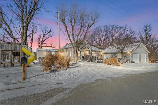 $249,000 | 1272 Northeast 700 Avenue, Roodhouse, IL 62082