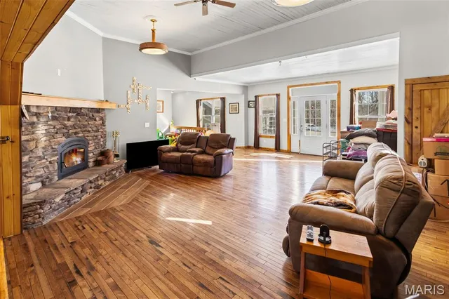 $249,000 | 1272 Northeast 700 Avenue, Roodhouse, IL 62082