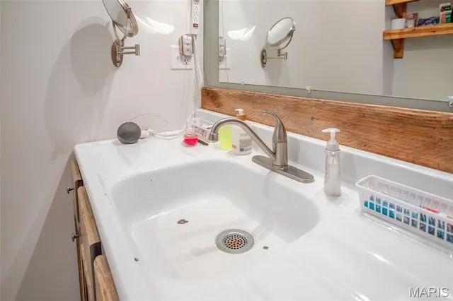 $249,000 | 1272 Northeast 700 Avenue, Roodhouse, IL 62082