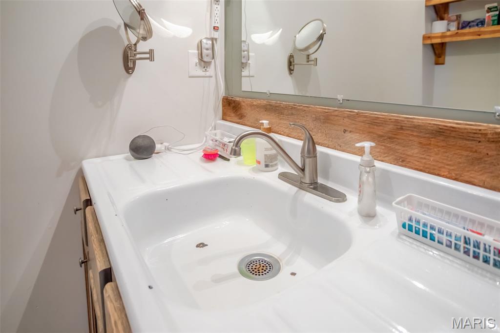 1272 Northeast 700 Avenue Roodhouse, IL 62082 - Photo 34 of 77