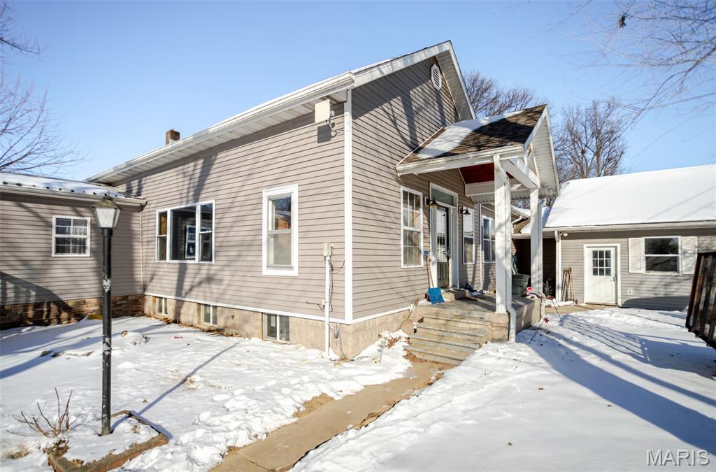 1272 Northeast 700 Avenue Roodhouse, IL 62082 - Photo 6 of 77