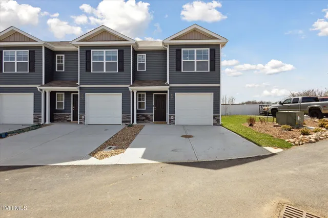 $2,200 | 115 Raceday Center Drive, Unit F4, Bristol, TN 37618