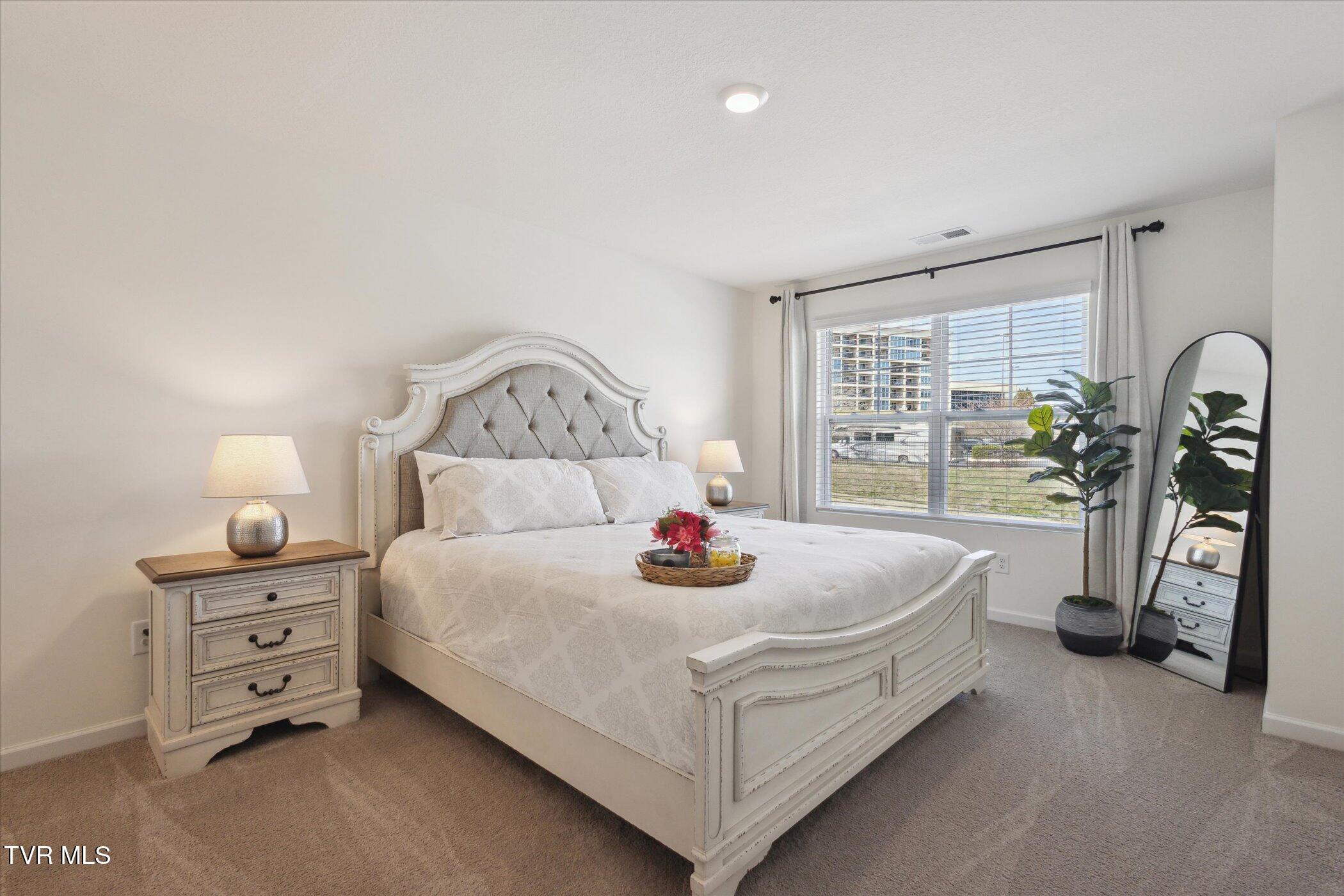 115 Raceday Center Drive, Unit F4 Bristol, TN 37618 - Photo 15 of 29 17-115-Raceday-Center-Dr-f-4-Bristol-TN-