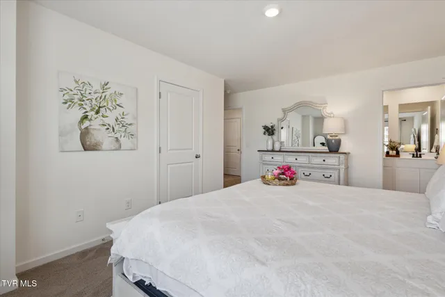 $2,200 | 115 Raceday Center Drive, Unit F4, Bristol, TN 37618