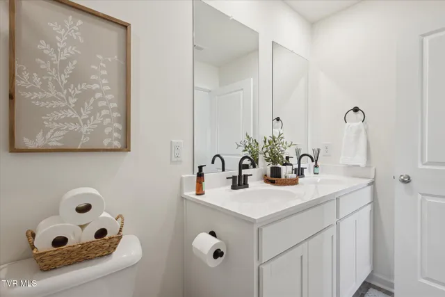 $2,200 | 115 Raceday Center Drive, Unit F4, Bristol, TN 37618