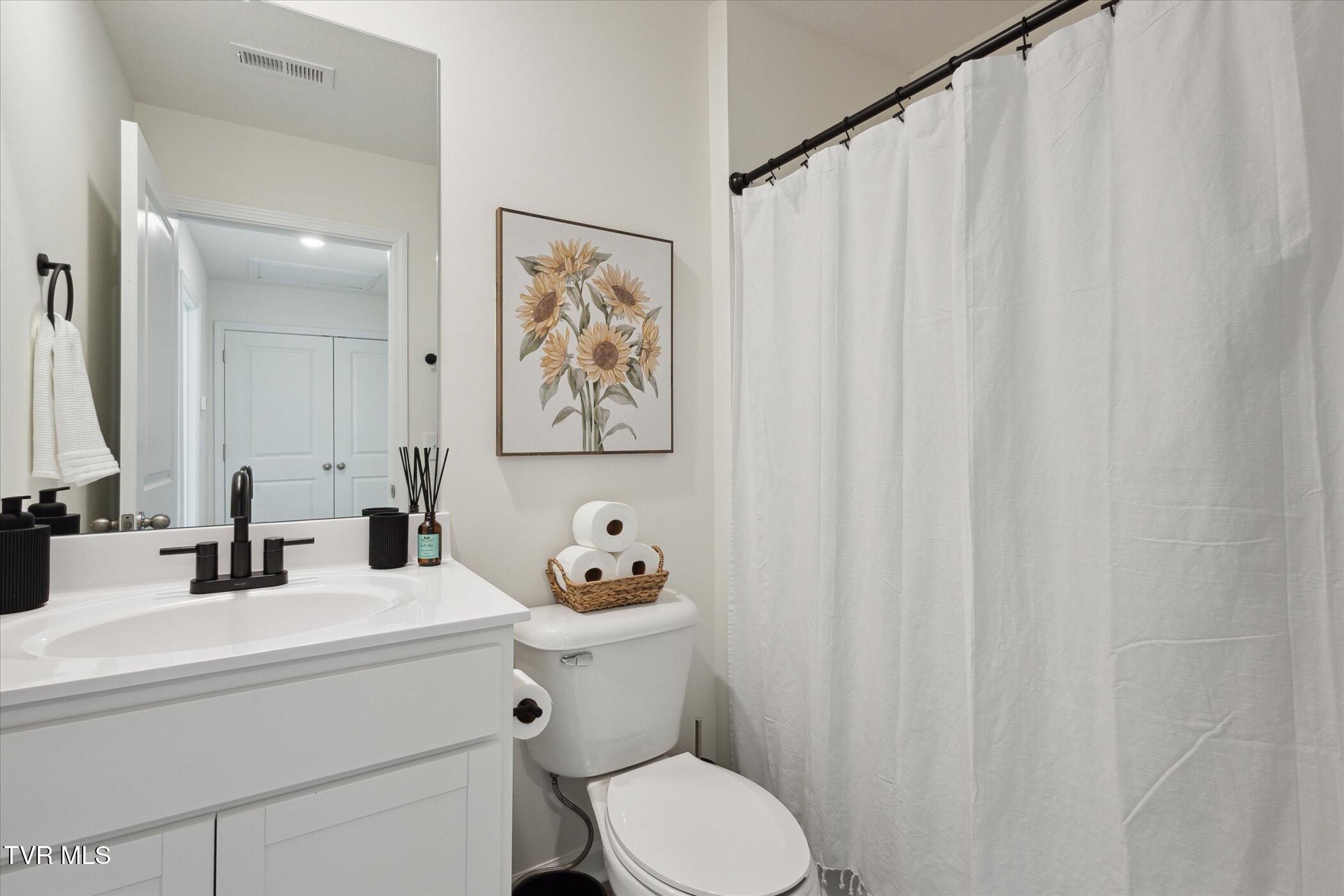 115 Raceday Center Drive, Unit F4 Bristol, TN 37618 - Photo 24 of 29 26-115-Raceday-Center-Dr-f-4-Bristol-TN-