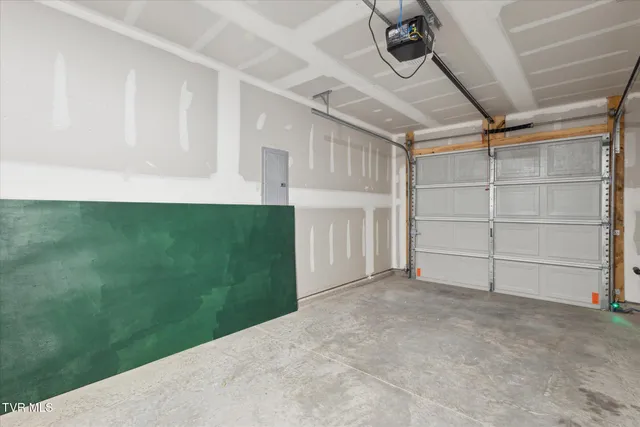 $2,200 | 115 Raceday Center Drive, Unit F4, Bristol, TN 37618