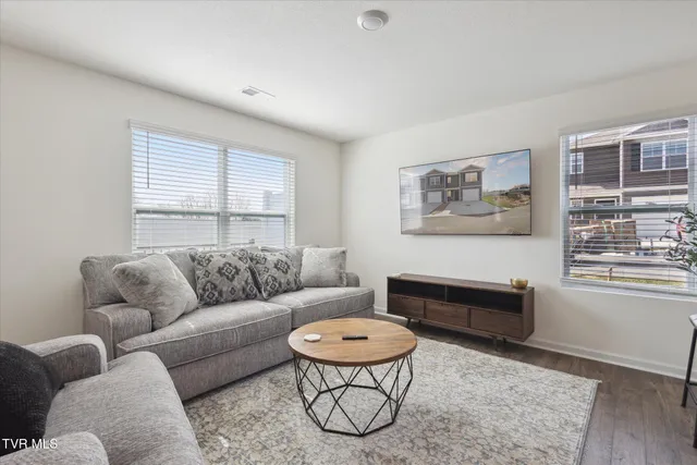 $2,200 | 115 Raceday Center Drive, Unit F4, Bristol, TN 37618