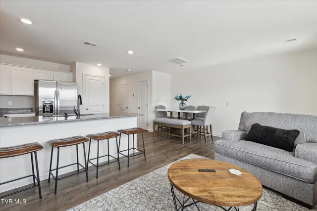 $2,200 | 115 Raceday Center Drive, Unit F4, Bristol, TN 37618