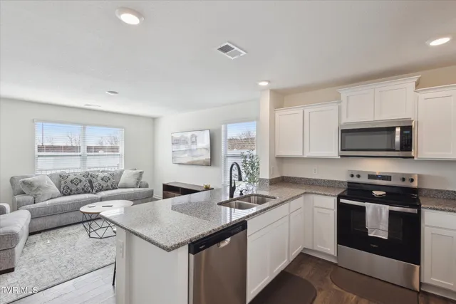 $2,200 | 115 Raceday Center Drive, Unit F4, Bristol, TN 37618