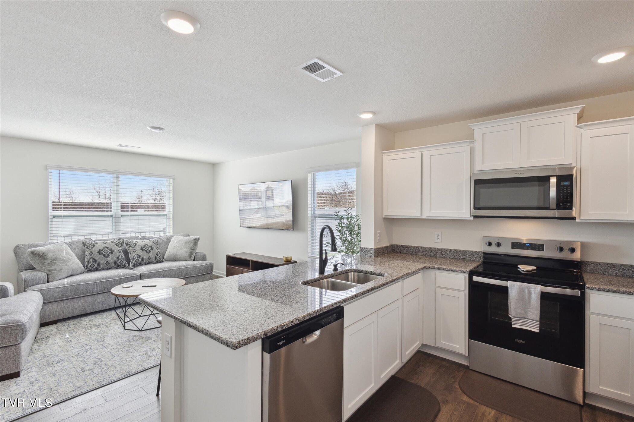 115 Raceday Center Drive, Unit F4 Bristol, TN 37618 - Photo 9 of 29 11-115-Raceday-Center-Dr-f-4-Bristol-TN-