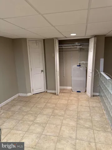 a view of a livingroom with furniture