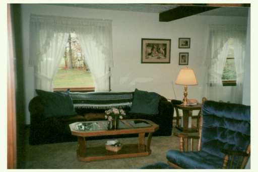 1185 East Lake Road Transfer, PA 16154 - Photo 3 of 6