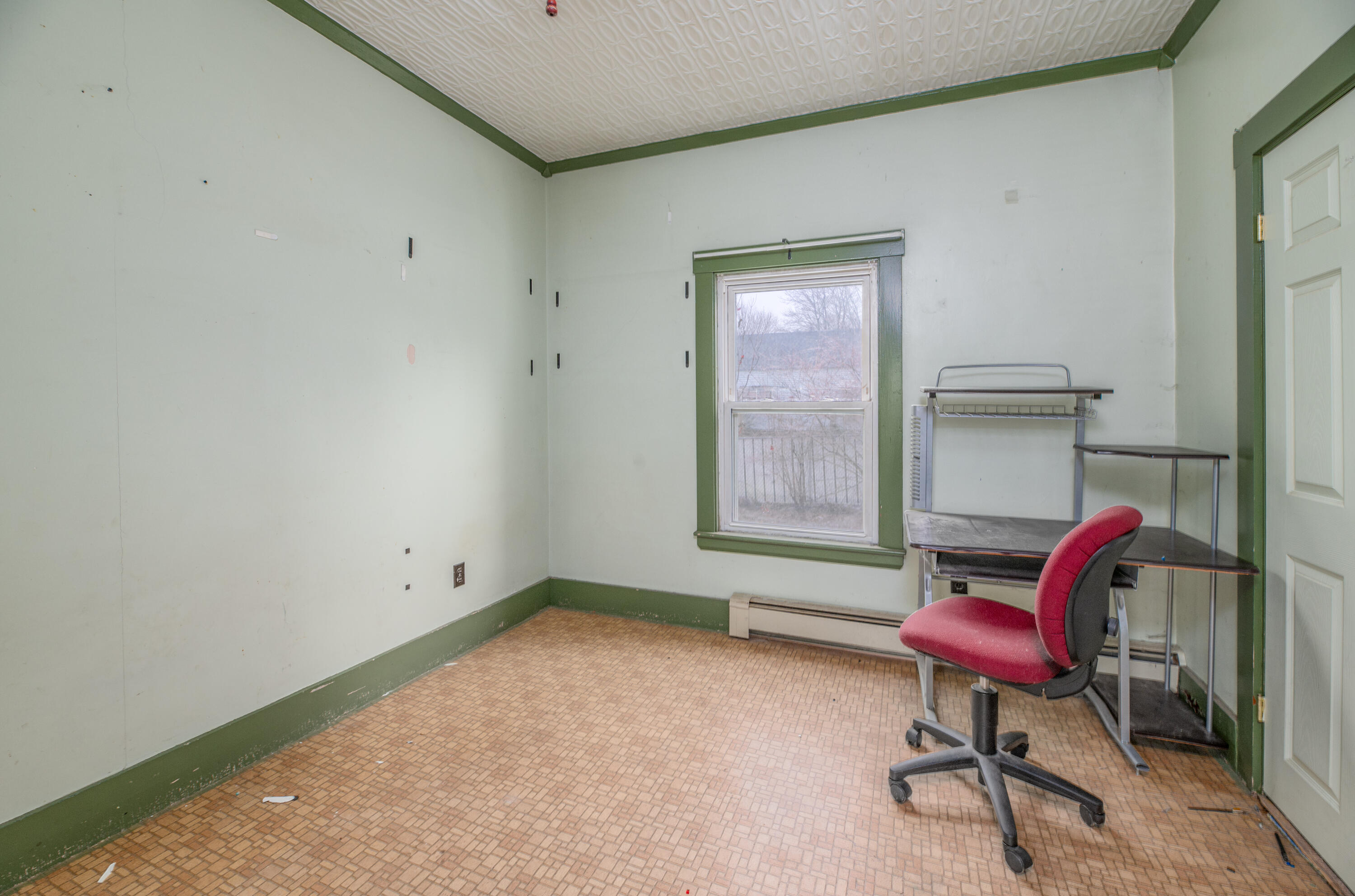 102 Spring Street Gardiner, ME 04345 - Photo 28 of 38 Interior26
