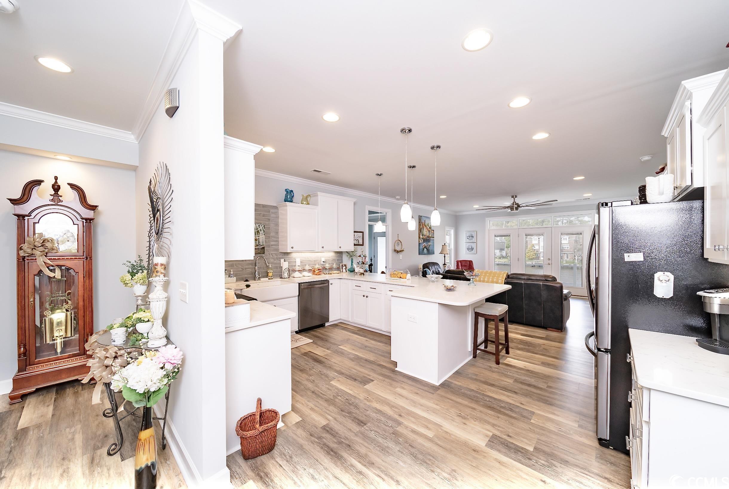 844 Folly Road Myrtle Beach, SC 29588 - Photo 6 of 40 Gallery Image 6
