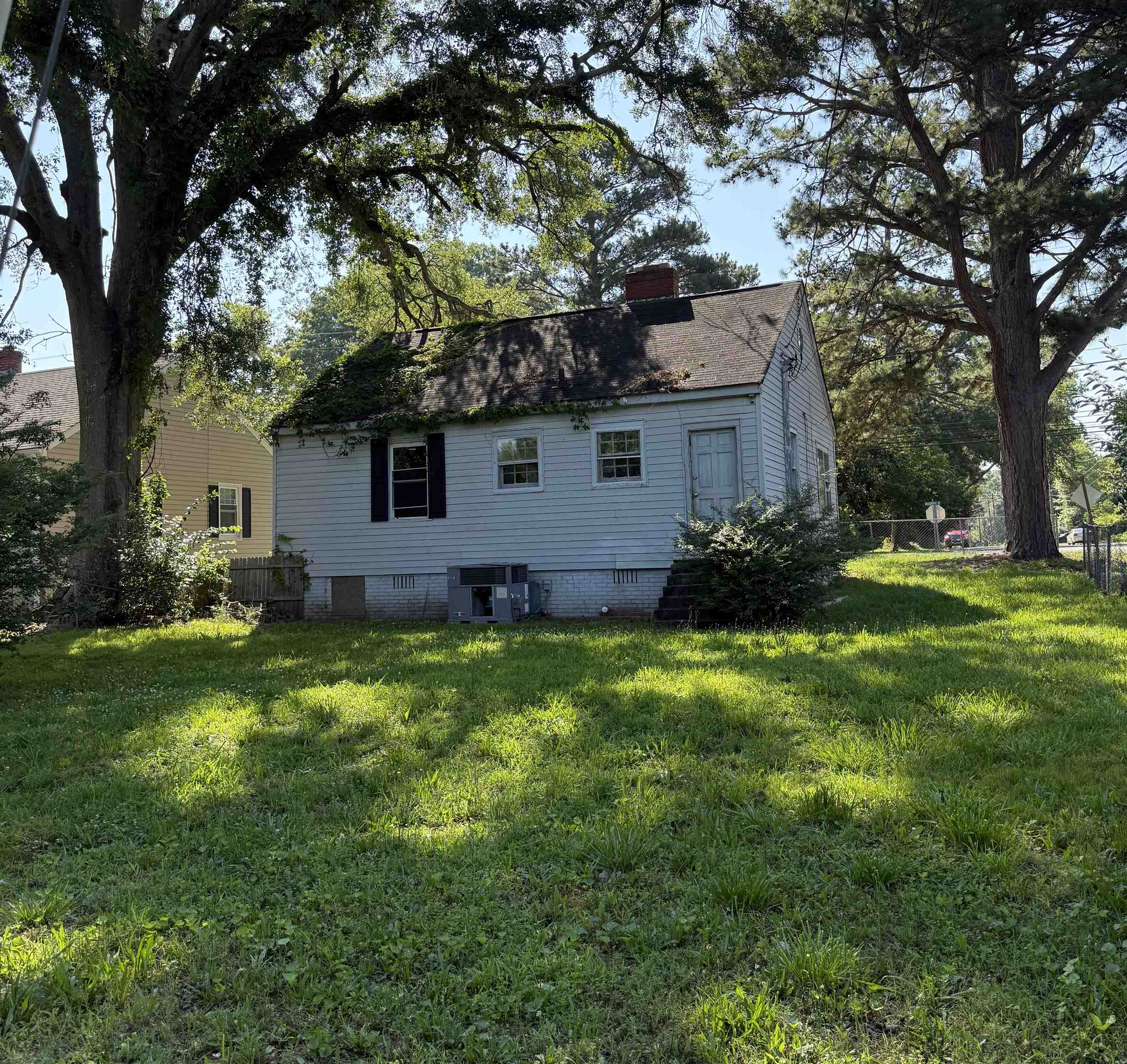 601 Musgrove Street Clinton, SC 29325 - Photo 2 of 3