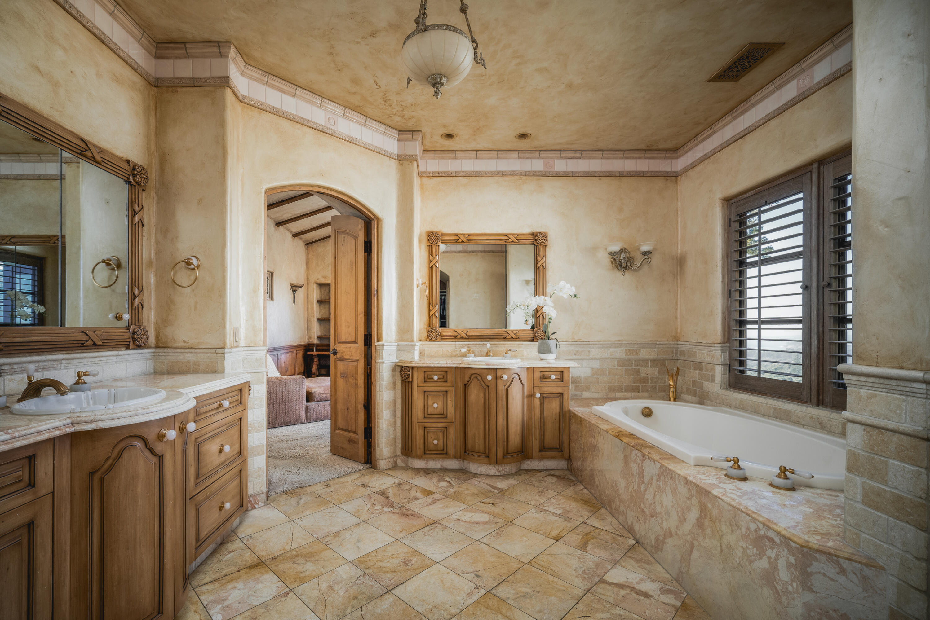 4020 Cuervo Avenue Santa Barbara, CA 93110 - Photo 23 of 48 Primary Bathroom