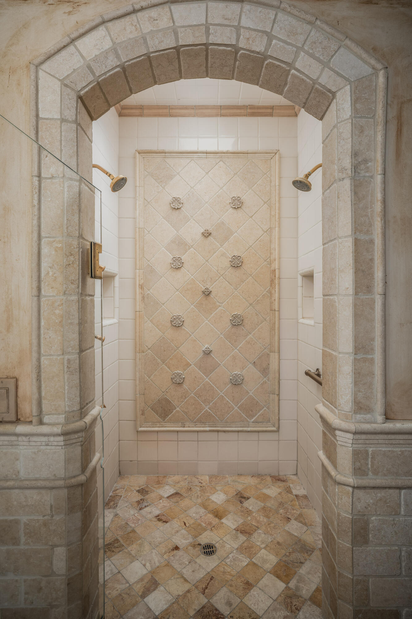 4020 Cuervo Avenue Santa Barbara, CA 93110 - Photo 24 of 48 Primary Bathroom