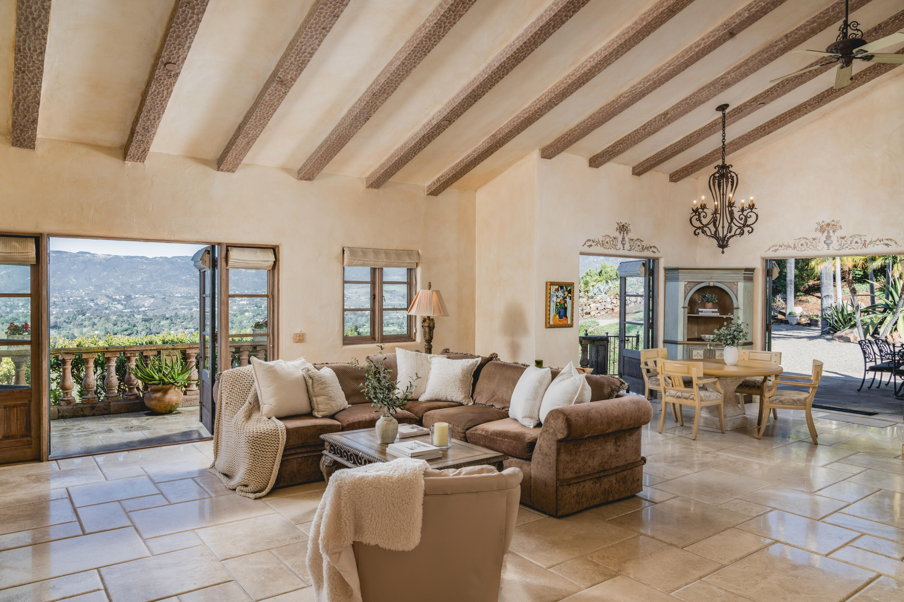 4020 Cuervo Avenue Santa Barbara, CA 93110 - Photo 8 of 45 Family Room & Breakfast Area