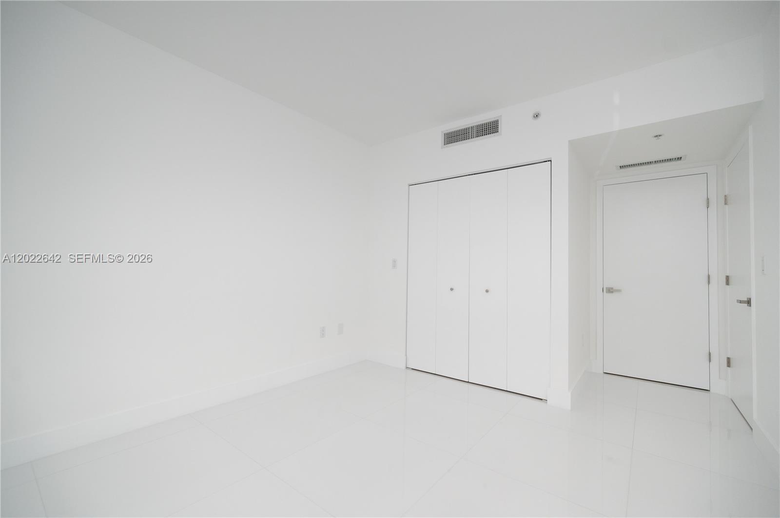 92 Southwest 3rd Street, Unit 3411 Miami, FL 33130 - Photo 10 of 42