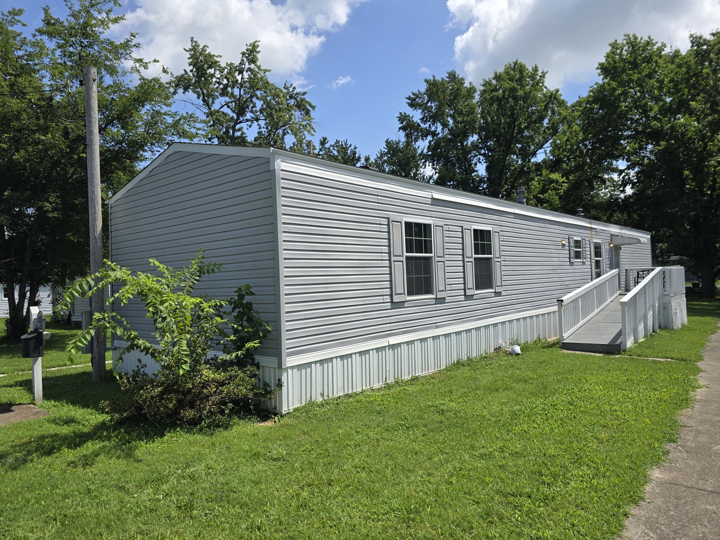 1500 Reed Street Eldorado, IL 62930 - Photo 1 of 21