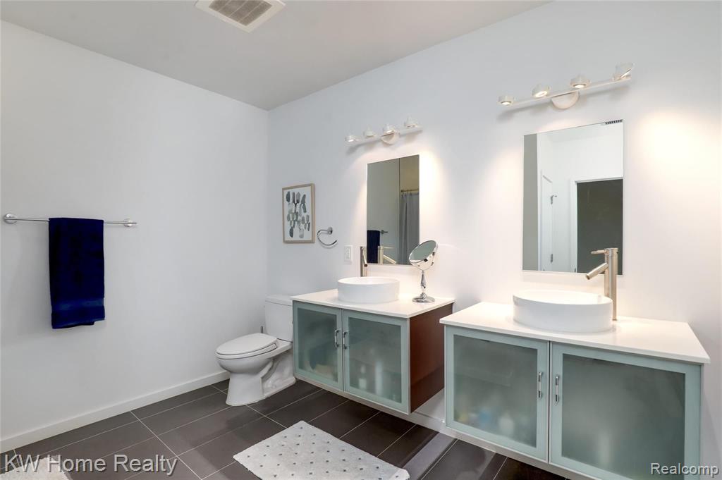 211 East 9 Mile Road, Unit 313 Ferndale, MI 48220 - Photo 19 of 33