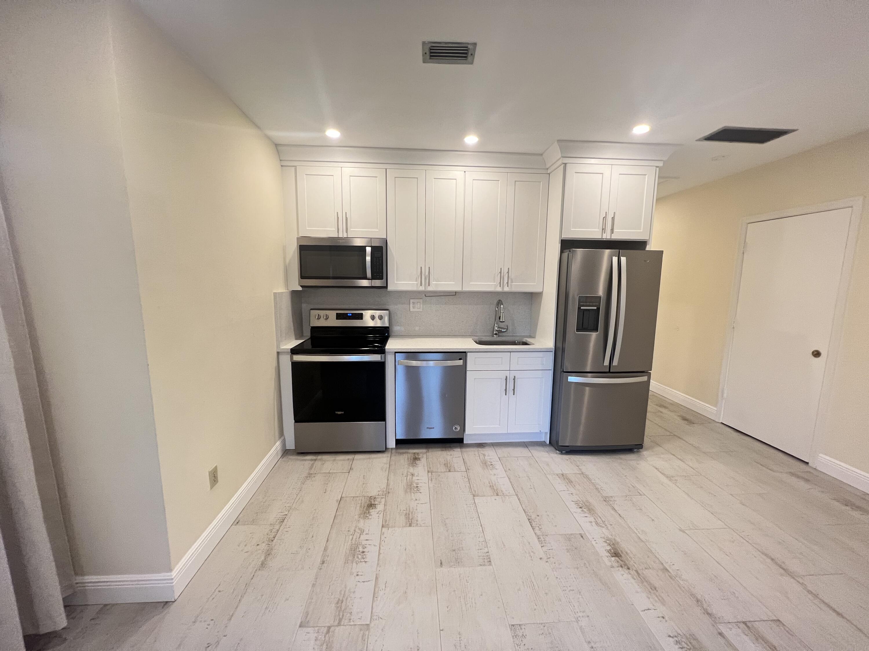 13334 Polo Club Road, Unit 351 Wellington, FL 33414 - Photo 2 of 9 IMG_6338