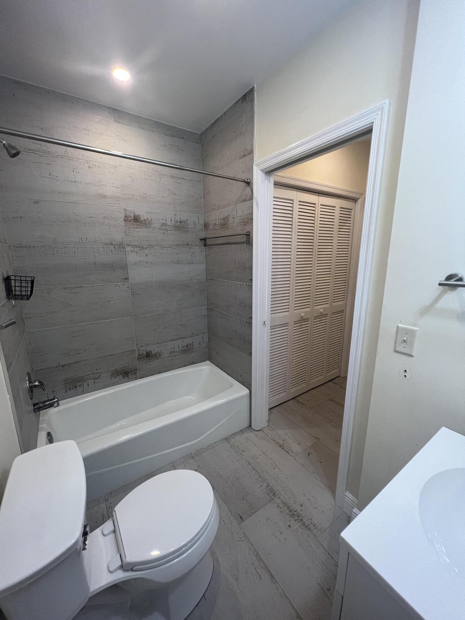 13334 Polo Club Road, Unit 351 Wellington, FL 33414 - Photo 5 of 9 IMG_6334
