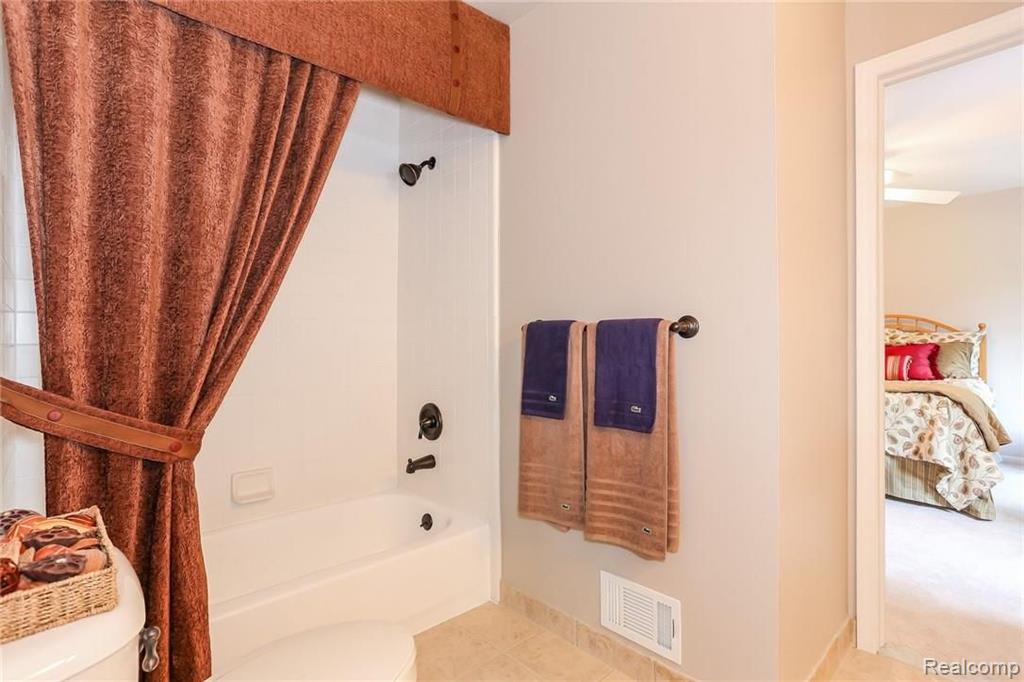 3758 Sleepy Fox Drive Rochester Hills, MI 48309 - Photo 39 of 66