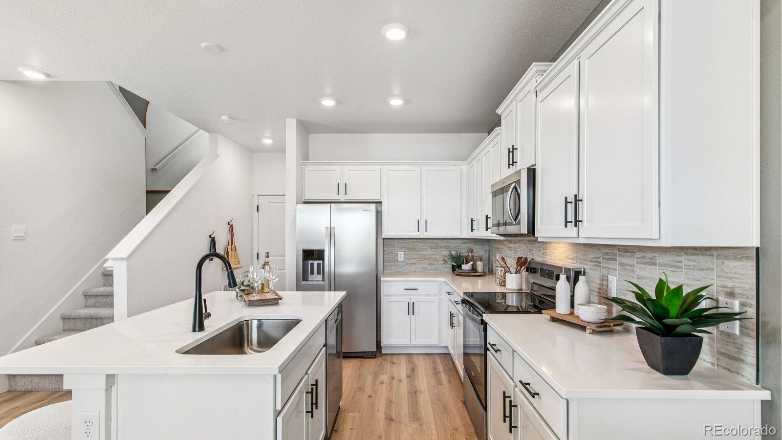 1375 South Clinton Street, Unit B Denver, CO 80247 - Photo 3 of 17
