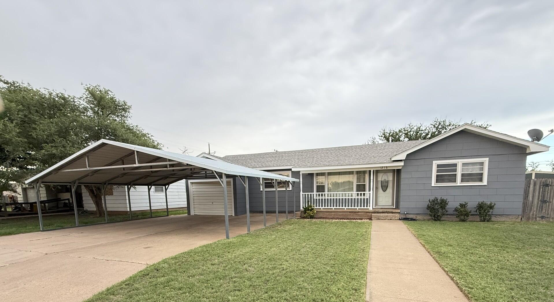 1216 Avenue M Ralls, TX 79357 - Photo 1 of 27 IMG_0343