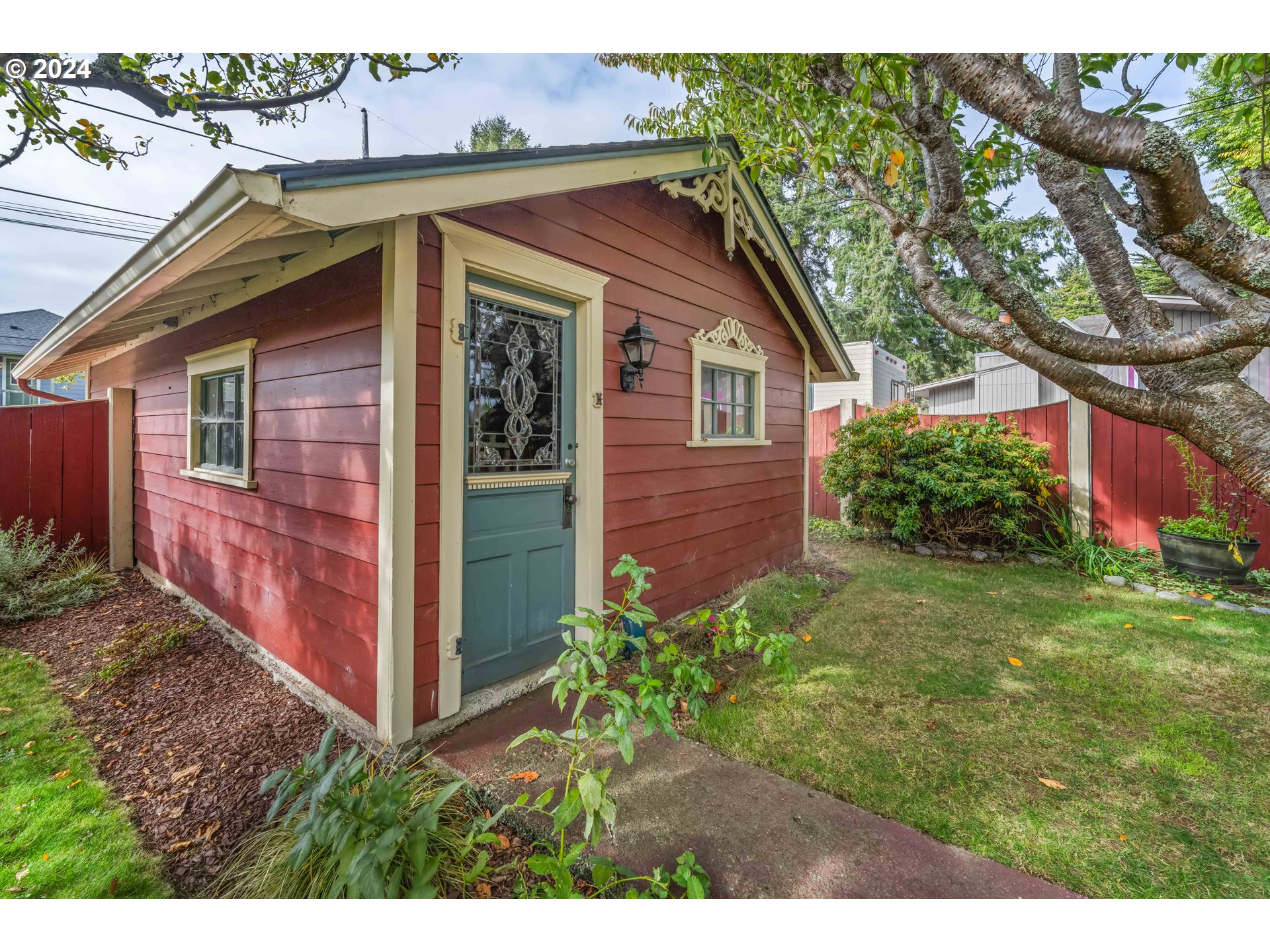 1464 Bay Street North Bend, OR 97459 - Photo 13 of 48 Gallery Image 13