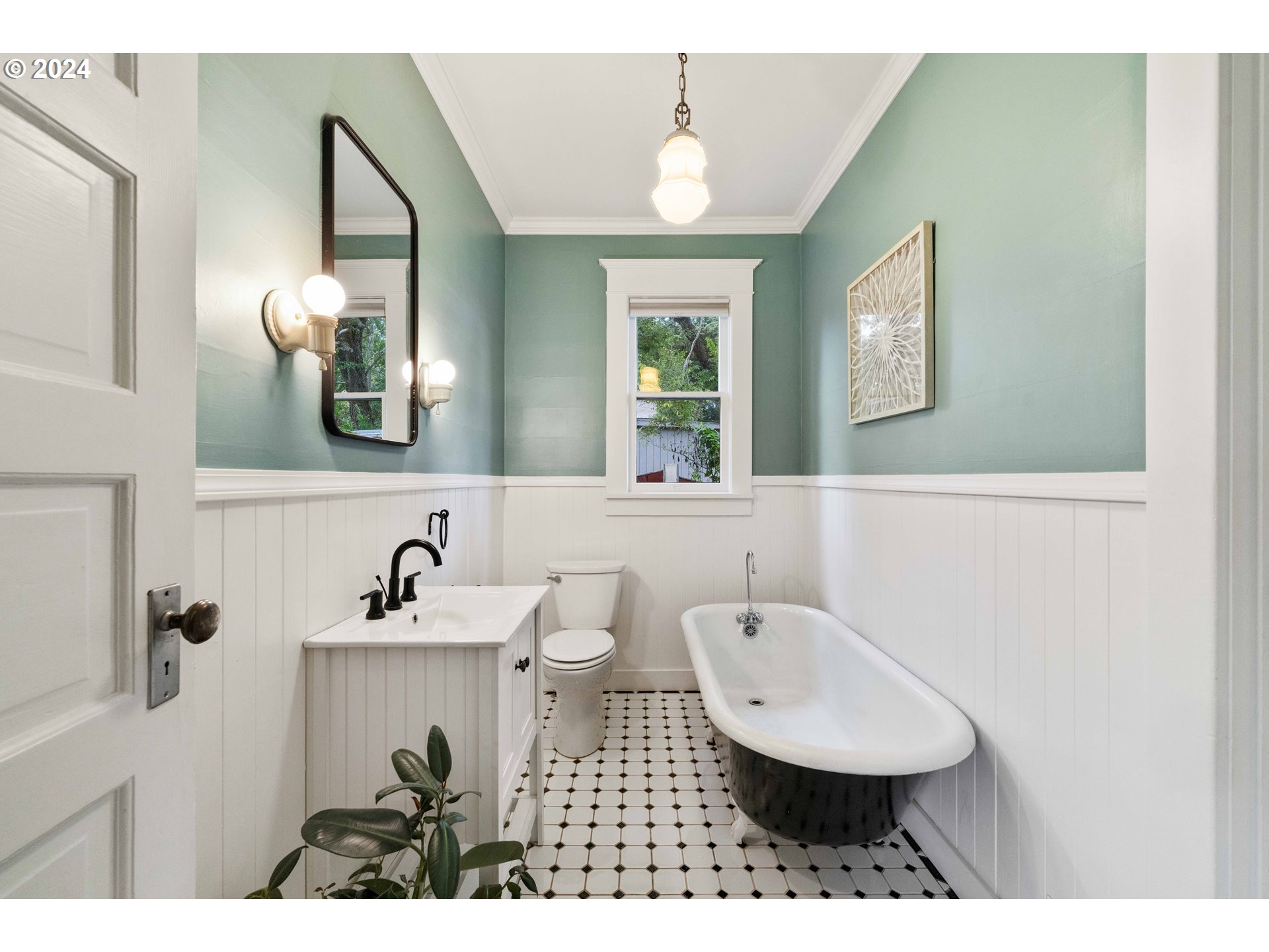 1464 Bay Street North Bend, OR 97459 - Photo 23 of 48 Gallery Image 23