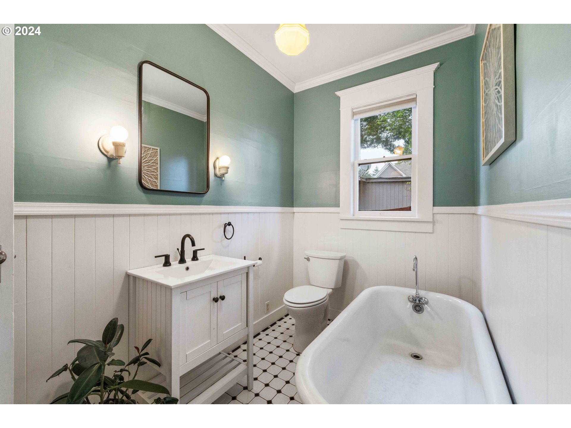 1464 Bay Street North Bend, OR 97459 - Photo 24 of 48 Gallery Image 24