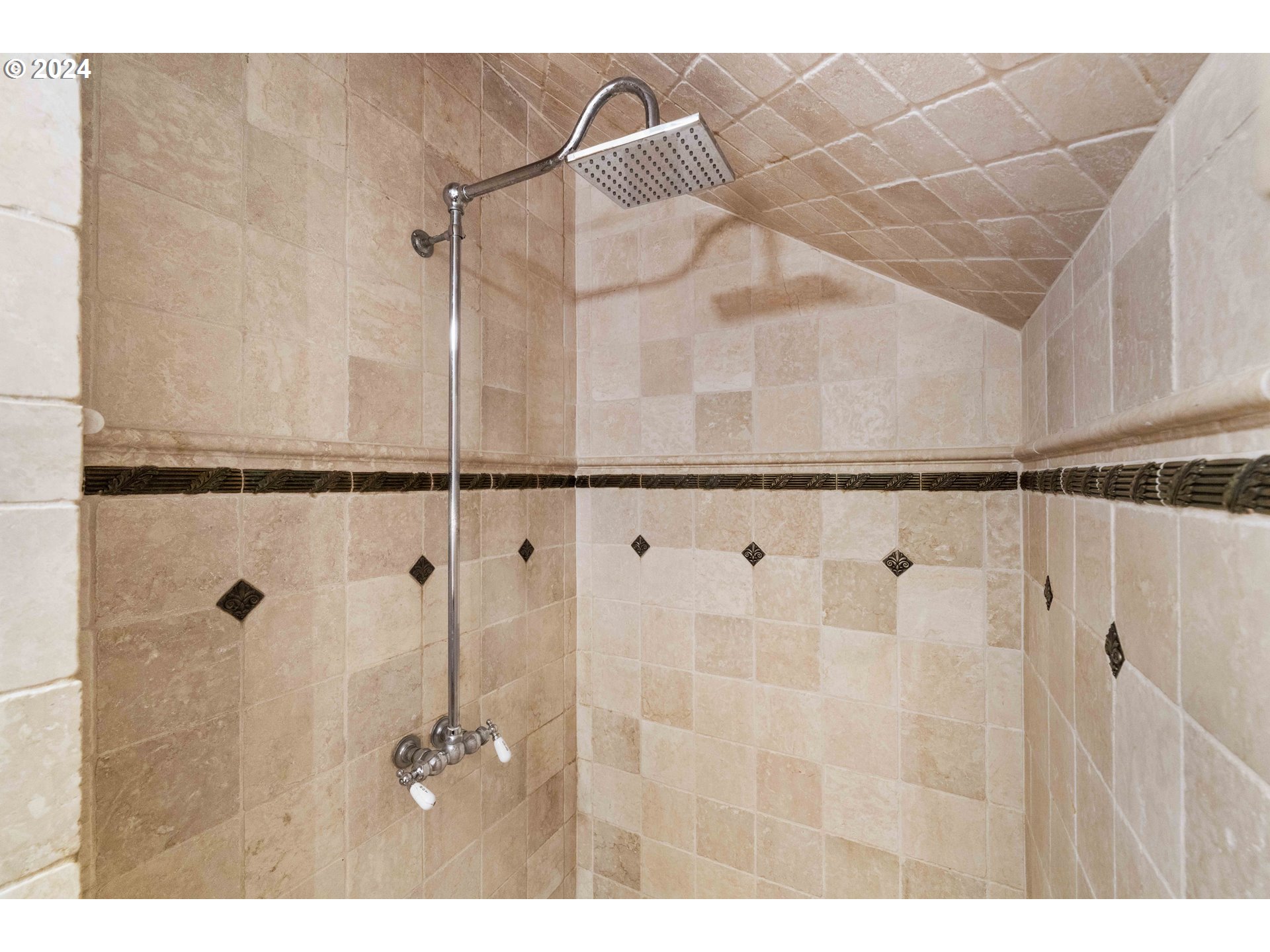 1464 Bay Street North Bend, OR 97459 - Photo 43 of 48 Gallery Image 43