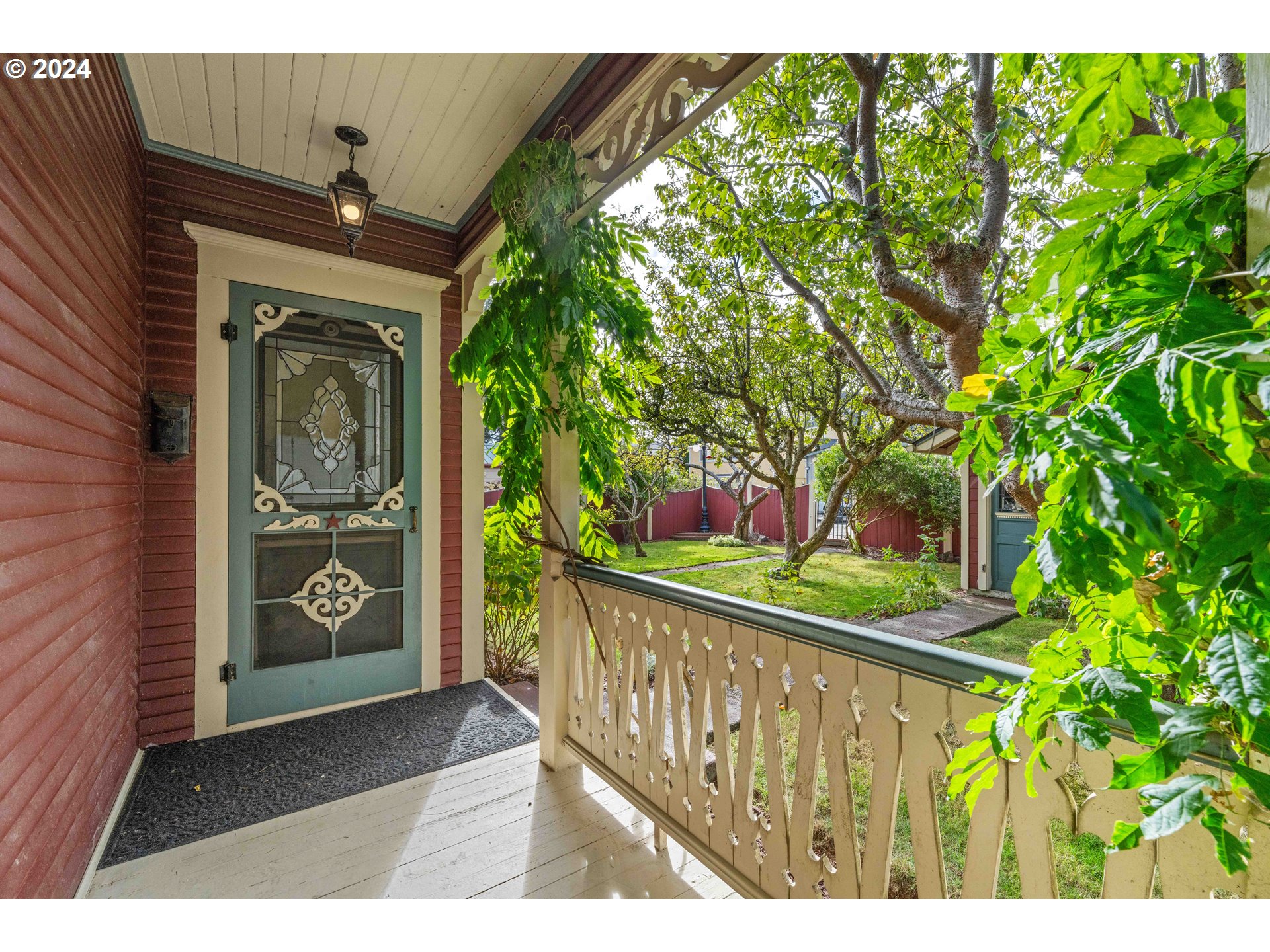 1464 Bay Street North Bend, OR 97459 - Photo 10 of 48 Gallery Image 10